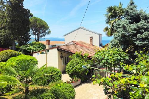 マリンスカにあるBeach House Astrid - Happy Rentalsの海の見える家