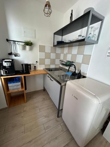 Η κουζίνα ή μικρή κουζίνα στο Villa Marijam