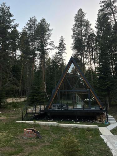 สวนหย่อมนอก Alpine Lodge