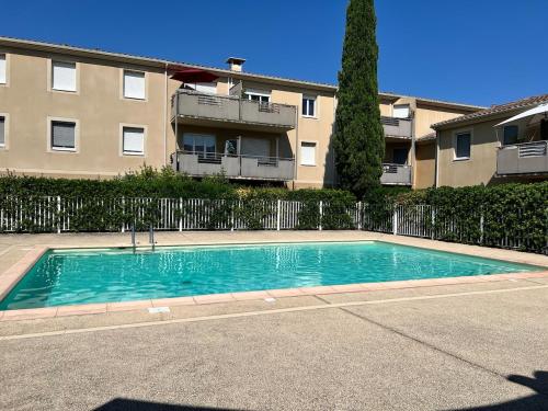 Πισίνα στο ή κοντά στο Appartement, 6 people, pool access, 10 minutes from Avignon,