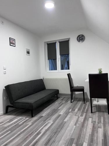 ROYAL RACiNG SUITE TOP 6