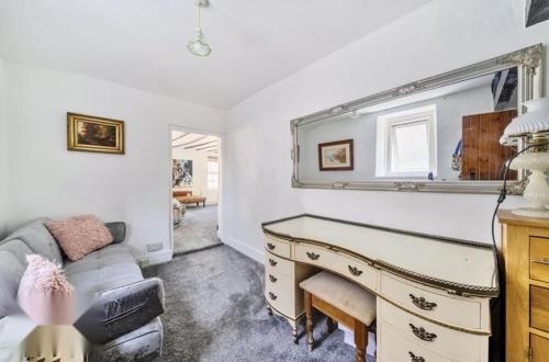 Posezení v ubytování 4 Bed-2 Bath-Sleeps 8-Large Garden-Pet Friendly
