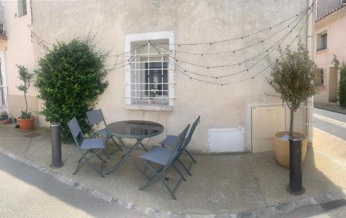 Photo de la galerie de l'établissement La petite maison aux oliviers - Centre Pérols, terrasse, wifi - Calme, à Pérols