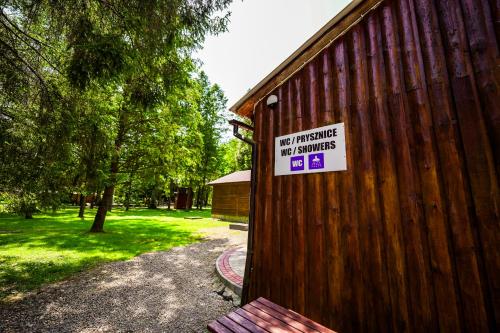 Φωτογραφία από το άλμπουμ του River Park Domki Wśród Drzew Wzdłuż Rzeki σε Zator