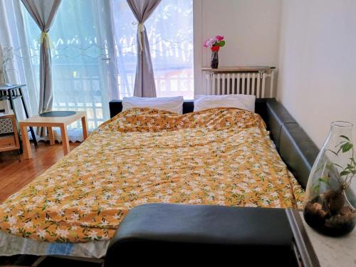 1ChambrePrivée,GrandCanapé 1-2 Voyageurs,Cuisine &Toilette Partagées,1 Room Private ,Large Sofa 1-2 Guests Shares Kichen &Toilet