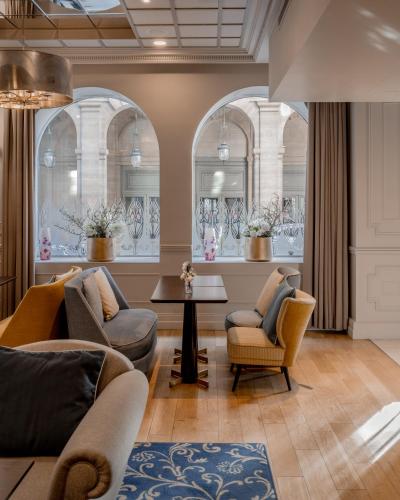 La Clef Louvre Paris by The Crest Collection