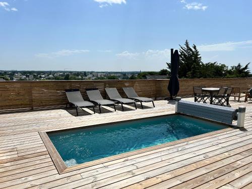 765 - Maison moderne avec piscine privative.