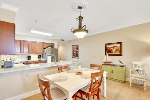 Dapur atau dapur kecil di 760 Ocean Blvd. #301