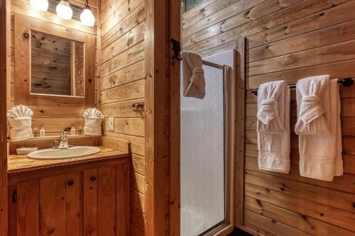 Koupelna v ubytování Timber Wolf Unit 2 By Avada Properties