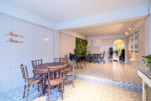 Χώρος καθιστικού στο 113 Yellow House Hostel