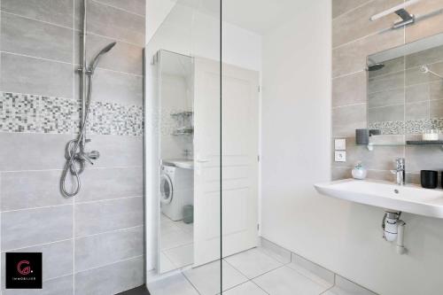 Koupelna v ubytování Maison cosy avec piscine 8 pers