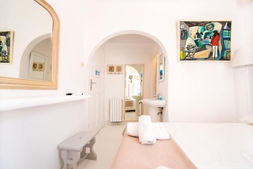 Ένα μπάνιο στο Hotel Delfines