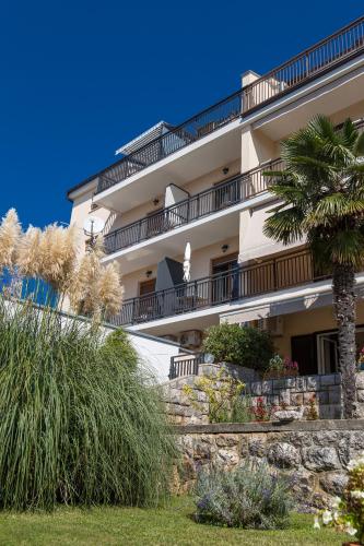 MAJDA V Apartment 100m from the sandy beach