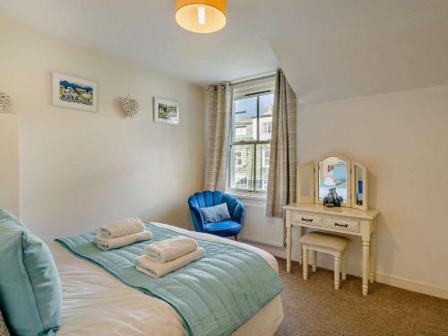 Postel nebo postele na pokoji v ubytování 2 Bed in Keswick 95741