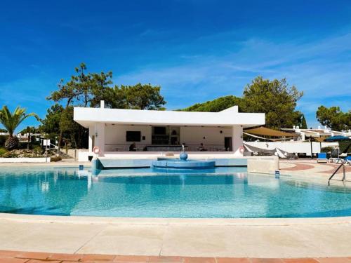 Billede fra billedgalleriet på Scarlet's Place - 1 bed Victory Village Quinta Do Lago - beach, nature, lakes i Quinta do Lago