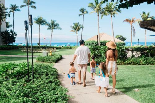 Tetamu yang menginap di OUTRIGGER Kāʻanapali Beach Resort