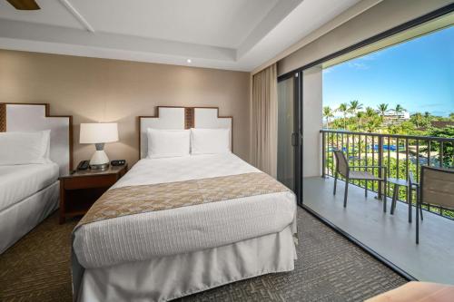 Katil atau katil-katil dalam bilik di OUTRIGGER Kāʻanapali Beach Resort