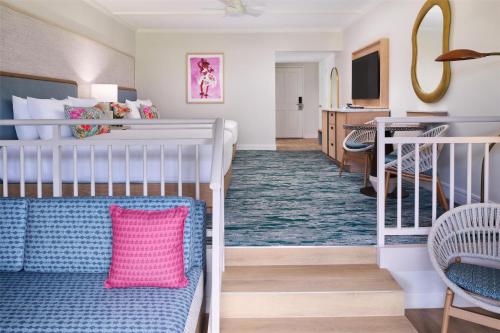 Katil atau katil-katil dalam bilik di OUTRIGGER Kāʻanapali Beach Resort