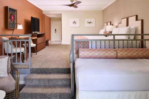 Katil atau katil-katil dalam bilik di OUTRIGGER Kāʻanapali Beach Resort