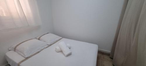 BORD DE MER, 5 min à pied de la plage, WIFI, TRES JOLI APPARTEMENT MAISONNETTE 4 COUCHAGES,