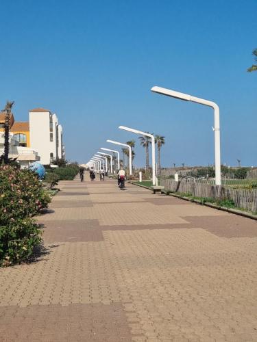 BORD DE MER, 5 min à pied de la plage, WIFI, TRES JOLI APPARTEMENT MAISONNETTE 4 COUCHAGES,