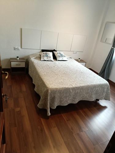 alojamiento auditorio habitación con baño privado