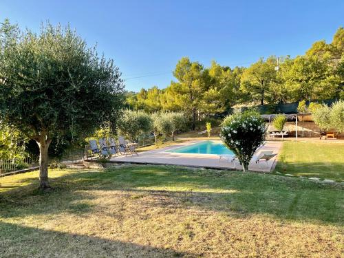 Πισίνα στο ή κοντά στο Villa immersa nella Serenità