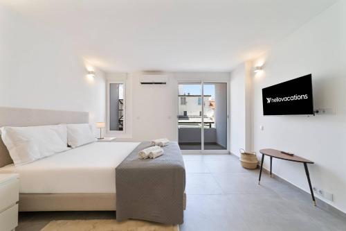 Downtown Apartment - BE by HelloVacations
