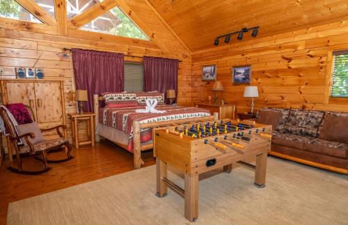 Postel nebo postele na pokoji v ubytování Nothin But A Good Time By Avada Properties