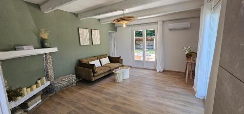 Χώρος καθιστικού στο Villa with private pool, 3 bedrooms on 3000 m2 Anduze