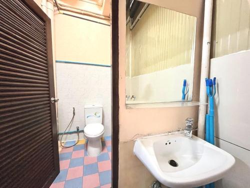 Koupelna v ubytování BM Hostel
