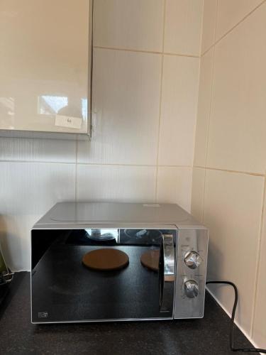 ダートフォードにあるModern double bed - Central Dartfordのギャラリーの写真