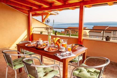Mâncare la sau în apropiere de acest apartament
