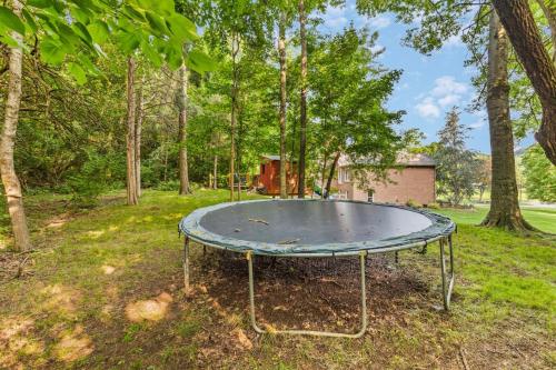 Galeriebild der Unterkunft Updated and Spacious Home with Huge Yard Office and Decks in Brentwood