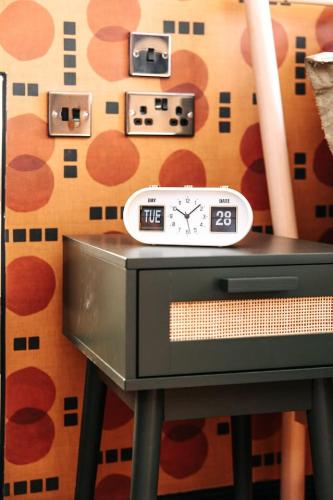 70s Hideaway Guest Studio for 2 I Private I Self Contained I Near Cardiff photo 21