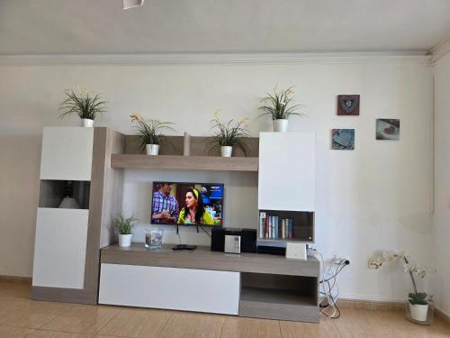 Apartment Jacaranda close to the beach, sea-view, pool, wifi, SAT-TV