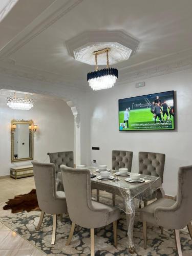 TV a/nebo společenská místnost v ubytování Coastal court Duplex