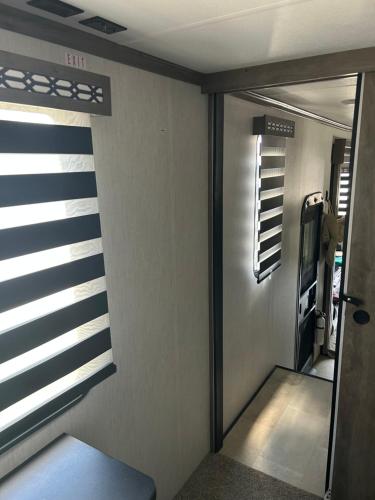 Imagen de la galería de Raleigh RV Living- Sleeps 8, 