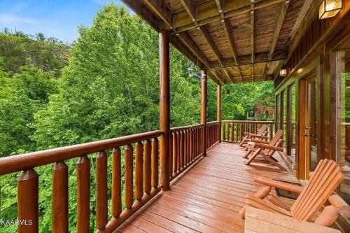 Cubby Bear Smoky Mountain Cabin - Summer Specials! photo 25