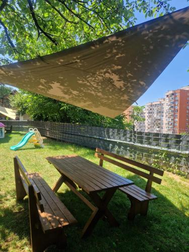Сад в Cherry Apartments