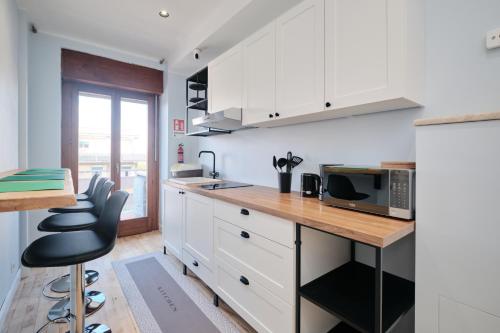 Bright Room 2 min Metro B 20 min Colosseum private bathroom swimming pool free parking