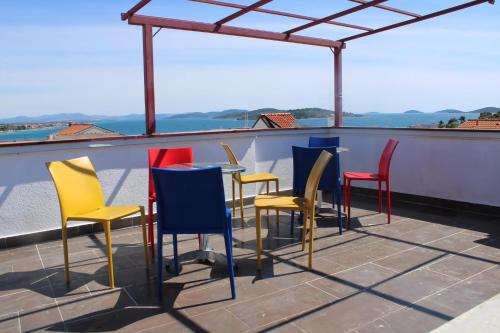 Ferienwohnung In Vodice Mit Terrasse Und Grill