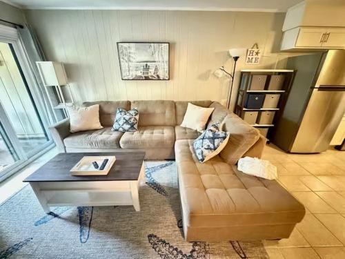 New Listing Sands Villa Steps to the Beach Flip-Flop Getaways photo 6