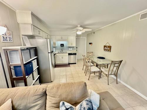 New Listing Sands Villa Steps to the Beach Flip-Flop Getaways photo 11
