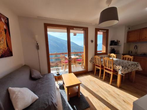 Bel appart au centre des Orres 1800 - Grand balcon Belle vue - A côté pistes