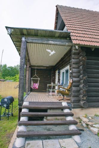 Das Gebäude in dem sich das Ferienhaus befindet