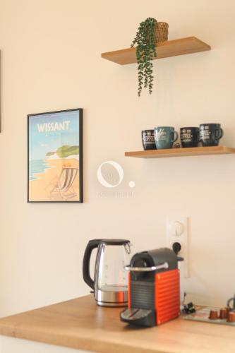 a kitchen counter top with a toaster and a toaster at COC - Le Cocon des 2 Caps in Wissant