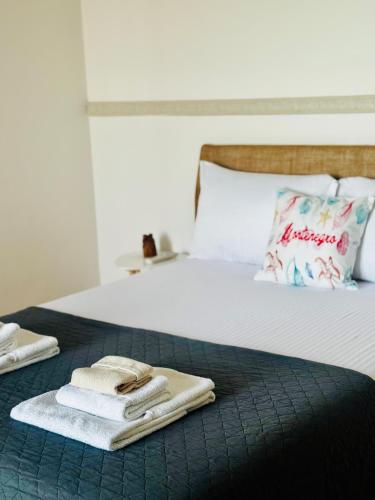 Un ou plusieurs lits dans un hébergement de l'établissement Budva Felix Suites