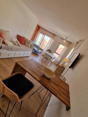 Studio cosy avec vue port