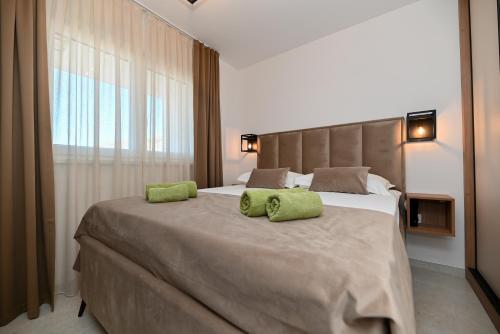 Apartman Girasole - Modern Sea View Apt - 5 min to Marina Baotic